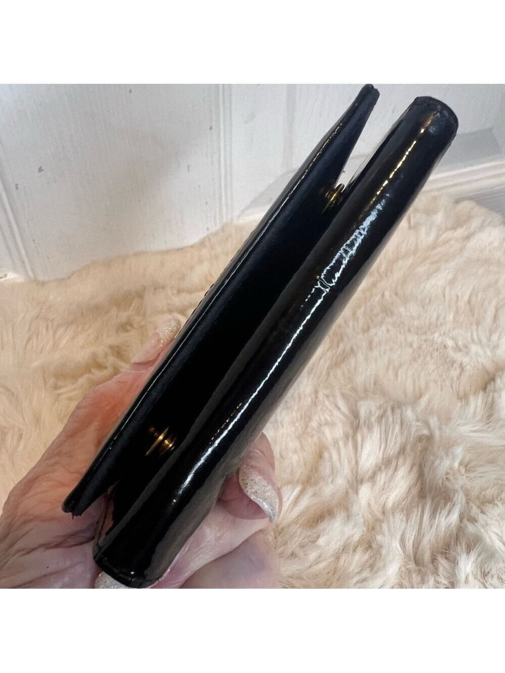 ❤️CHANEL BLACK PATENT LEATHER 6 RING KEYHOLDER WITH LOGO - Picture 9 of 16